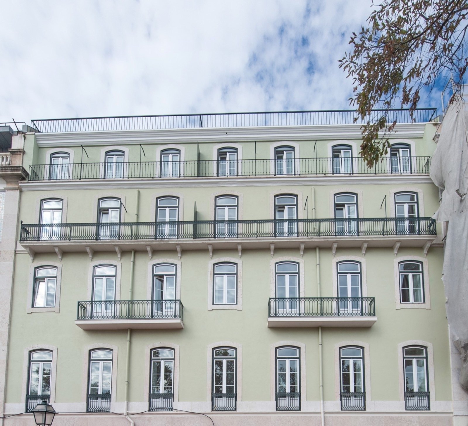 Full renovation of 19th century Portuguese heritage building with restored facade, Lagos